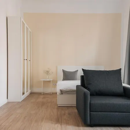 Homaris Frankfurter Allee 3*