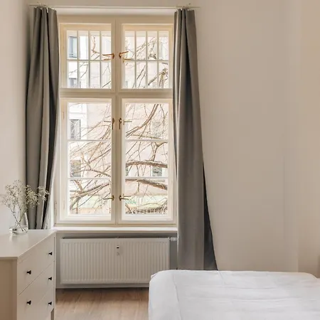 Homaris Frankfurter Allee 3*