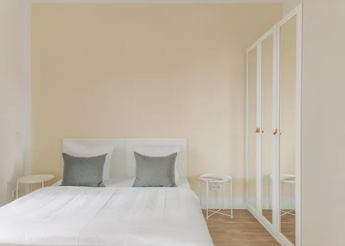 Frankfurter Allee Apartments By Sabine