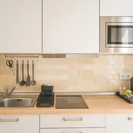 Frankfurter Allee By Sabine Berlijn